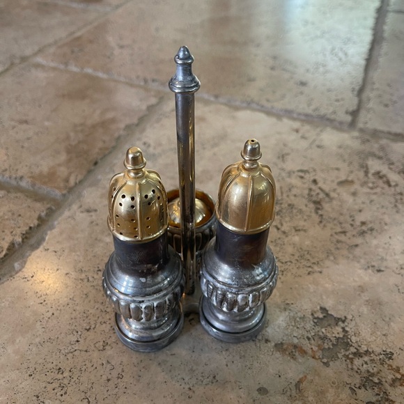 Vintage three-piece, silver
Visit 
and gold tone cruet set - Picture 3 of 5